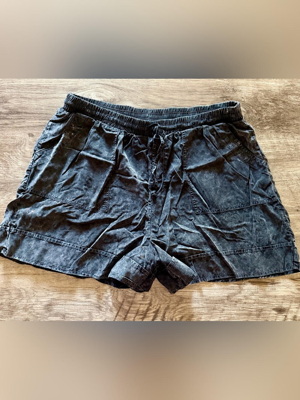Charcoal lightweight shorts - Picture 2 of 7